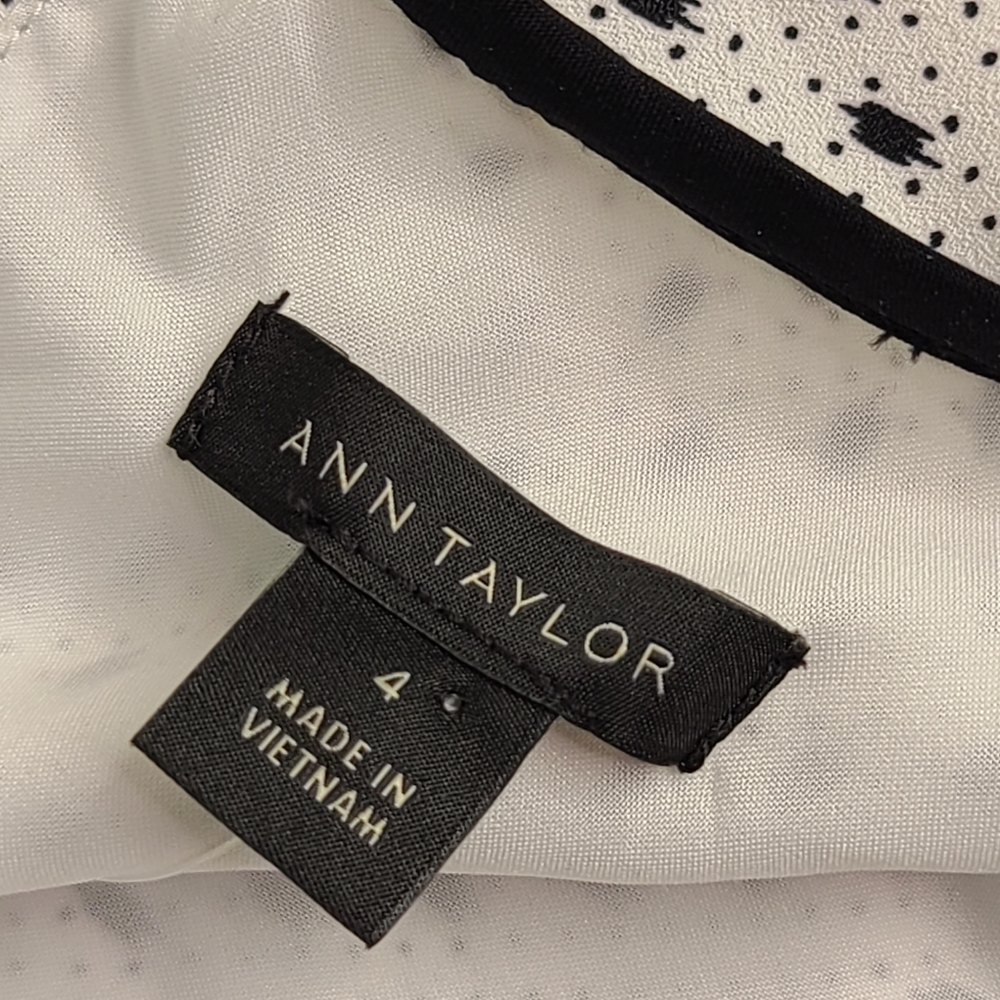 25-4 Ann Taylor Black & White Sheath Dress Sleeveless Crew Neck NWT Size 4